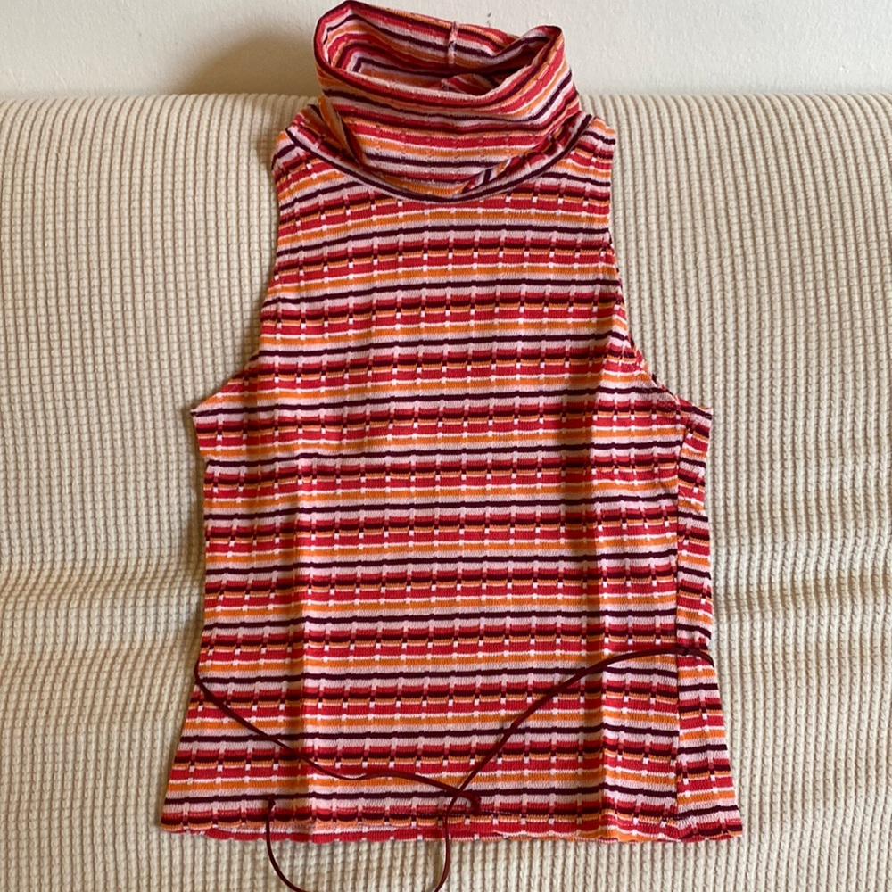 Sleeveless multi-colored top